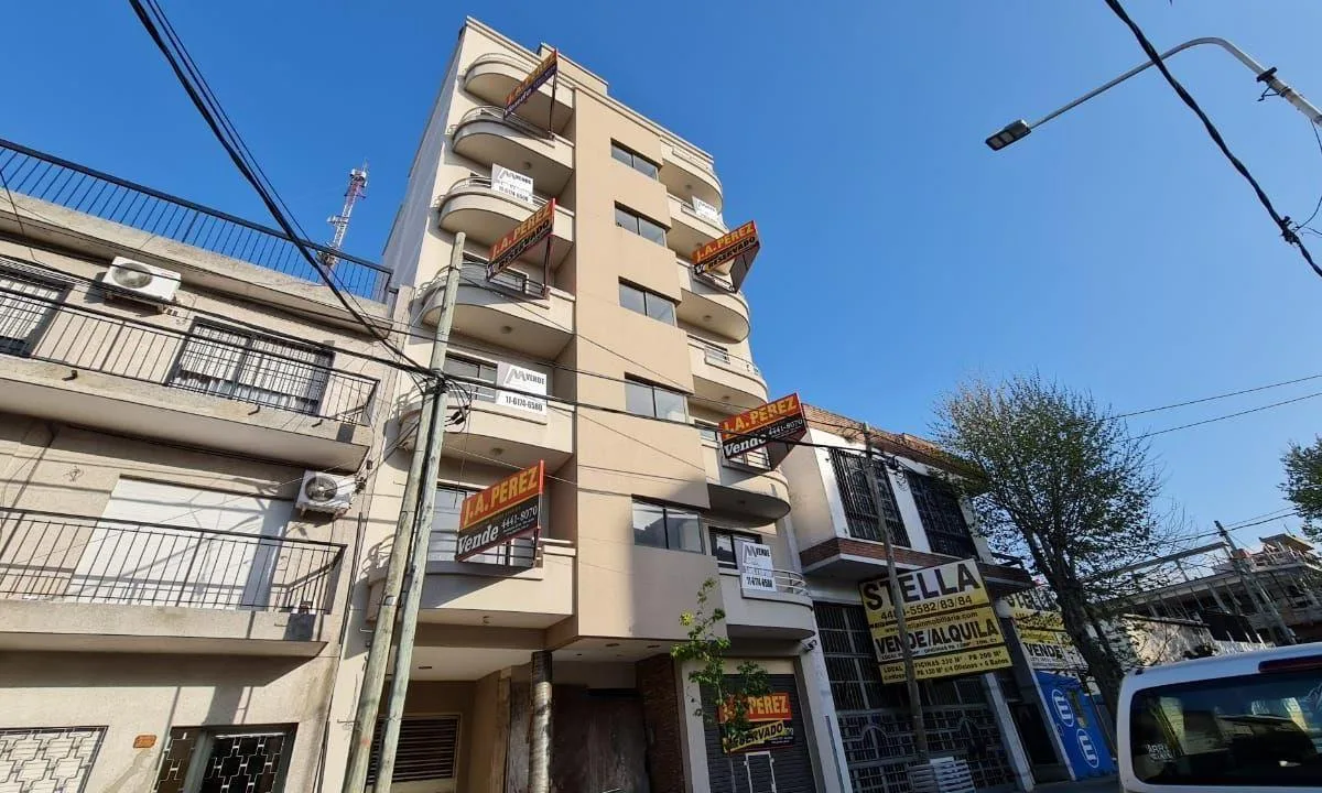 Balcón al frente y contrafrente