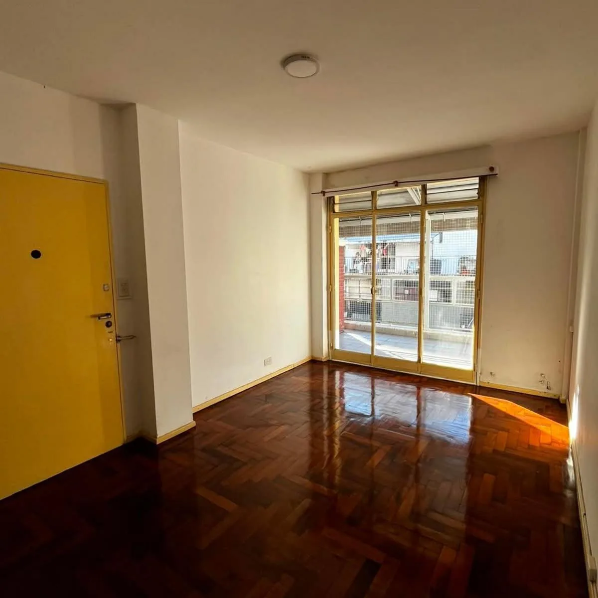 Studio on 9th floor with balcony