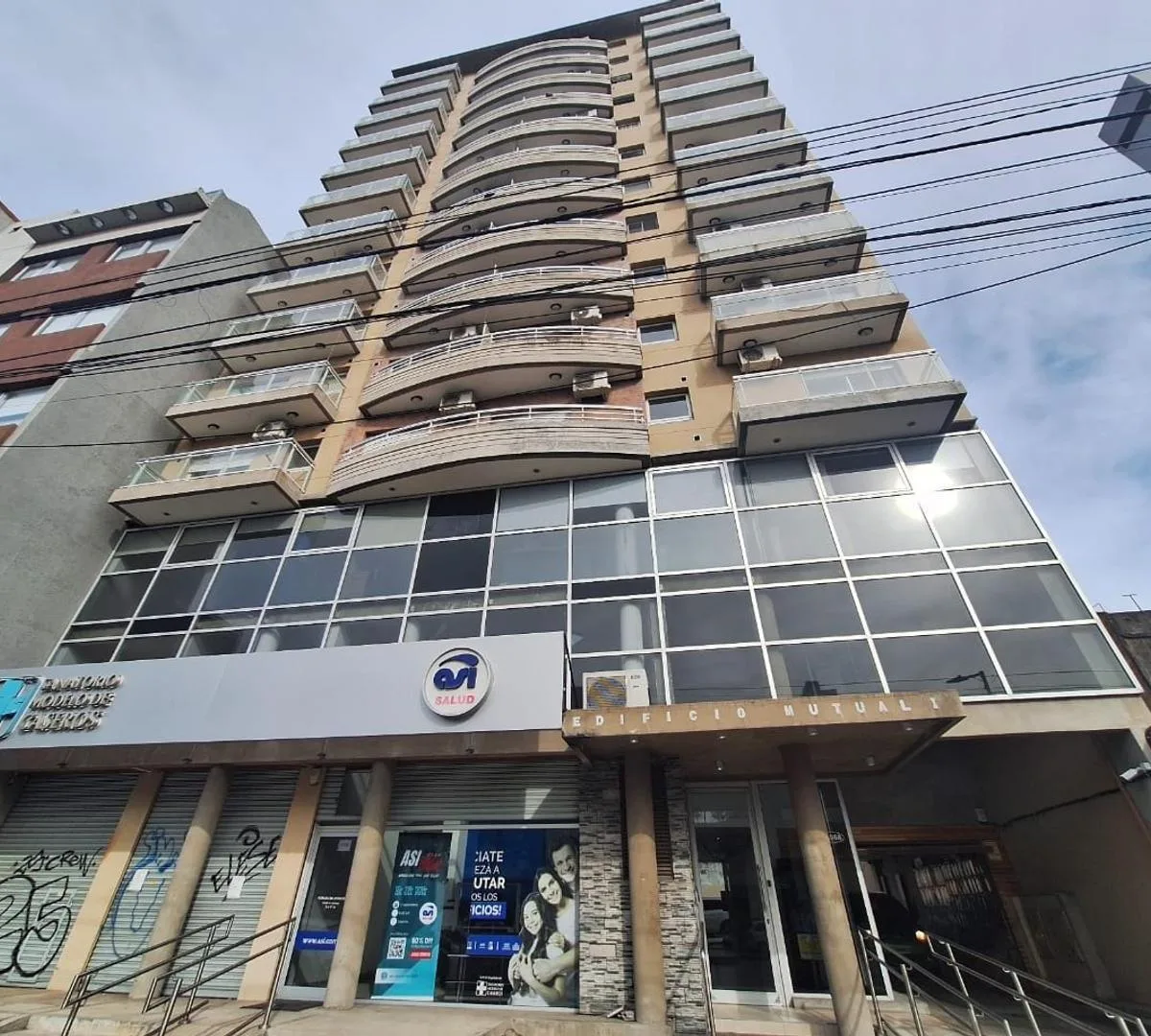 Studio de frente com varanda
