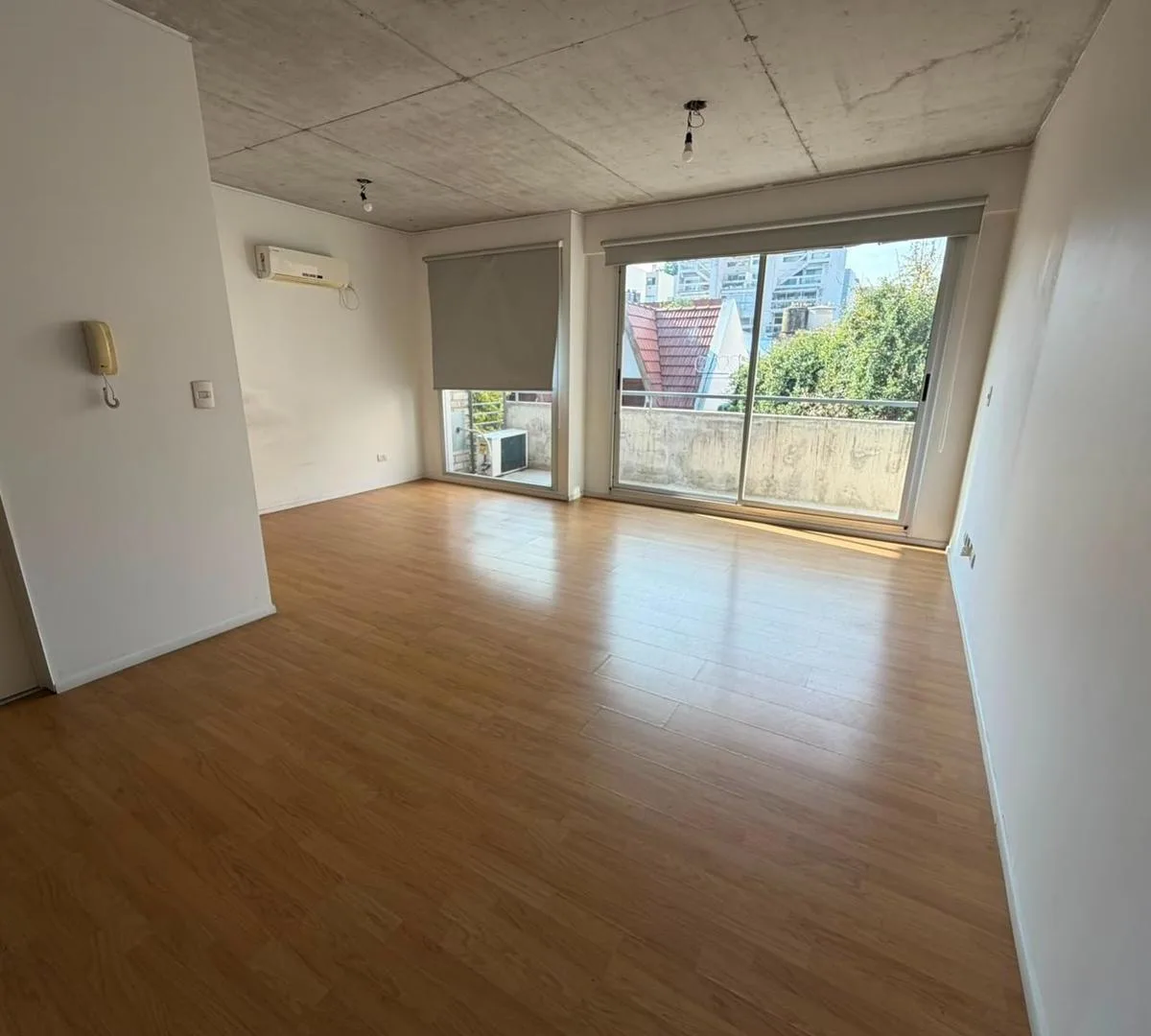 Bright studio with balcony