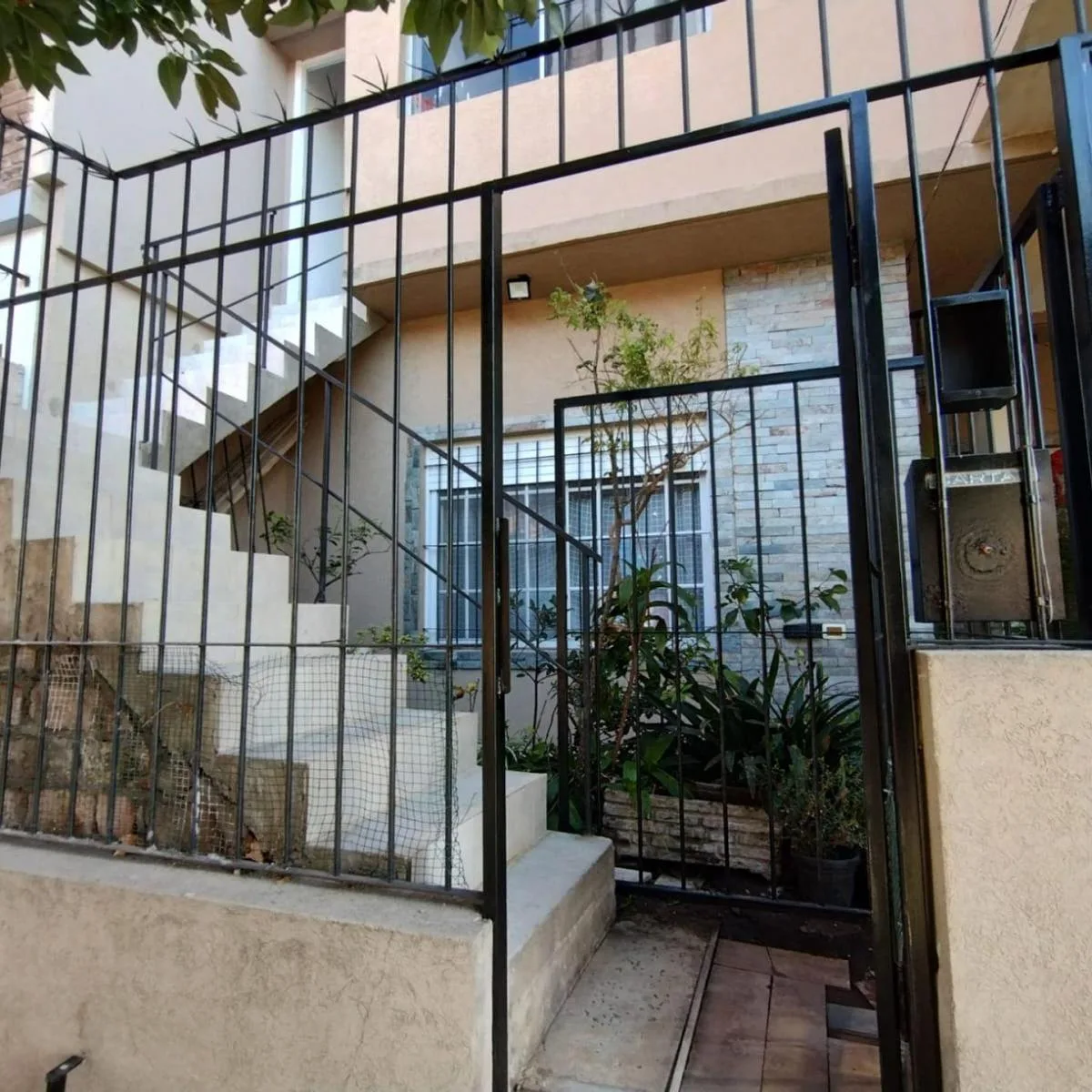 Alquiler - PH 2 Ambientes, 1° Piso. Villa Adelina