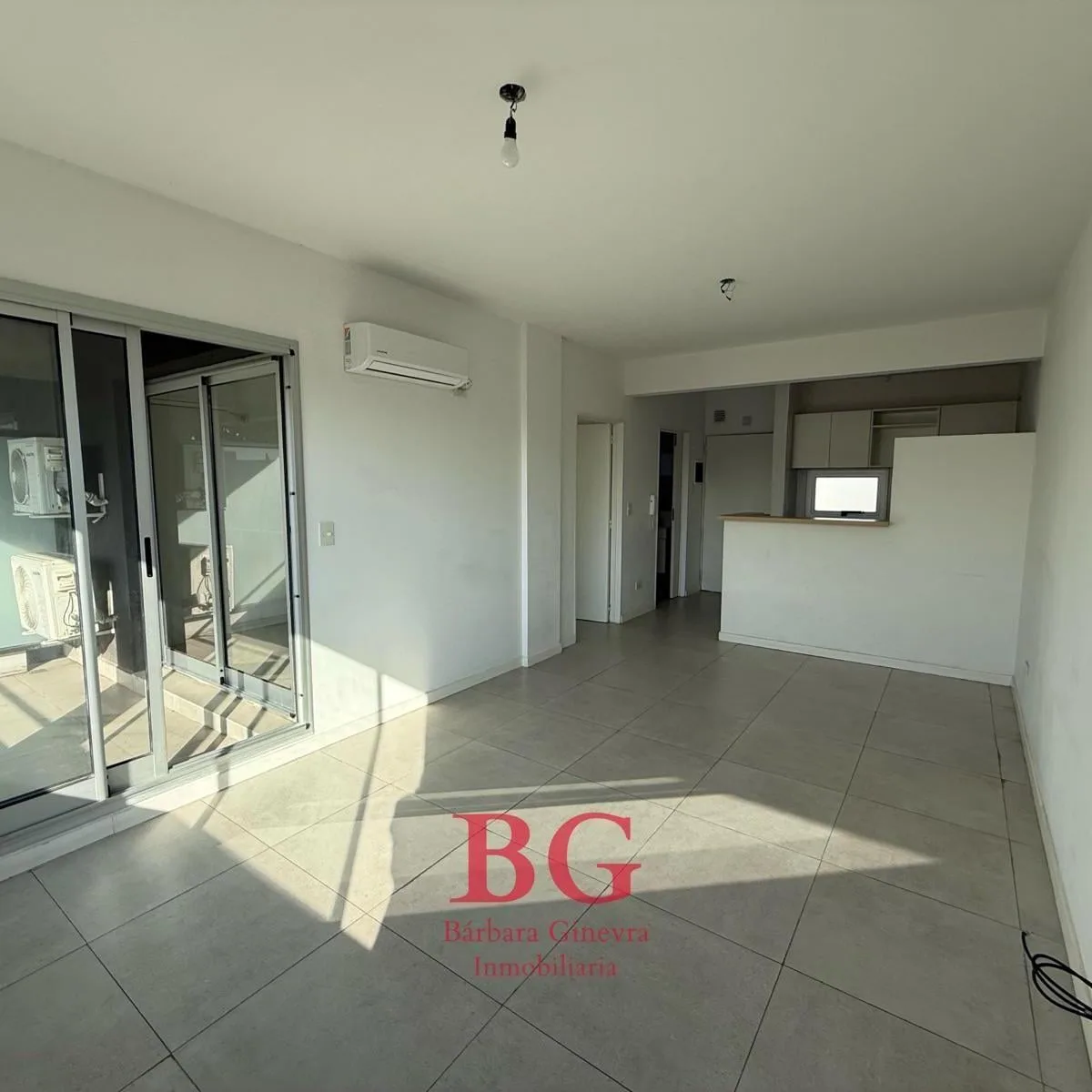 Departamento en Alquiler - 2 Ambientes con Balcon - Zona Paternal