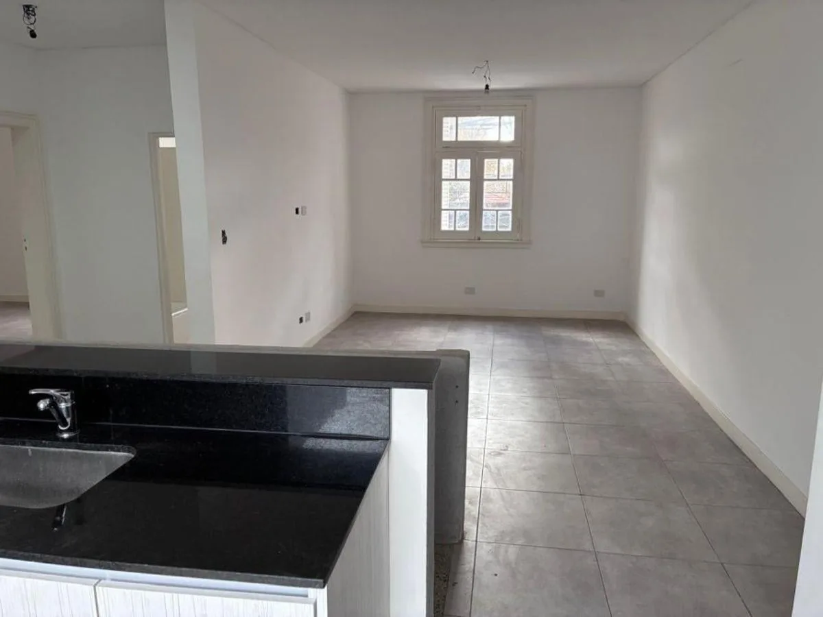 Departamento de 110 m&sup2; con 3 Dorm. en Alquiler en Adrogué