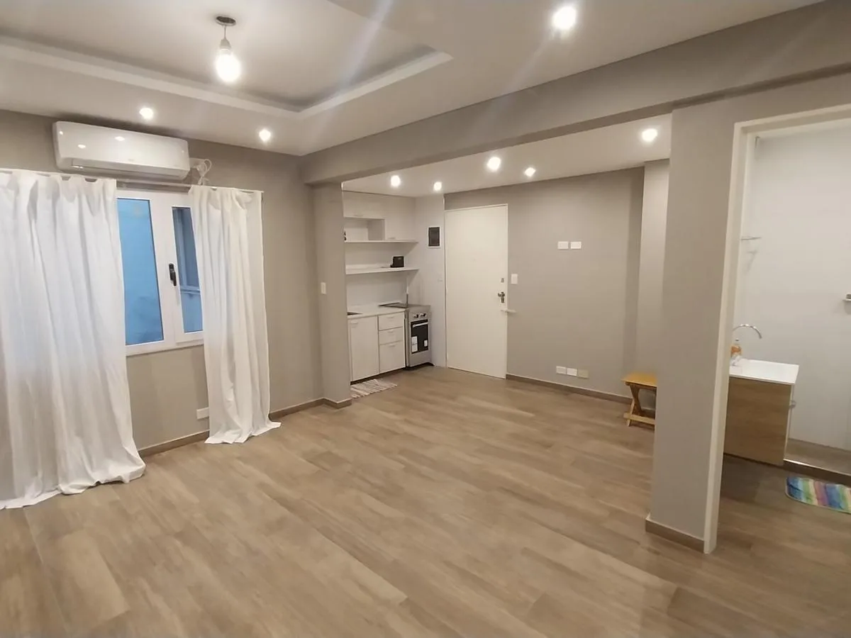 Refurbished studio, electric kitchen