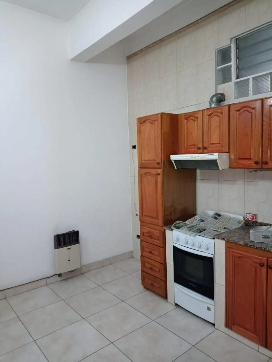 1 dormitorio, balcón al frente