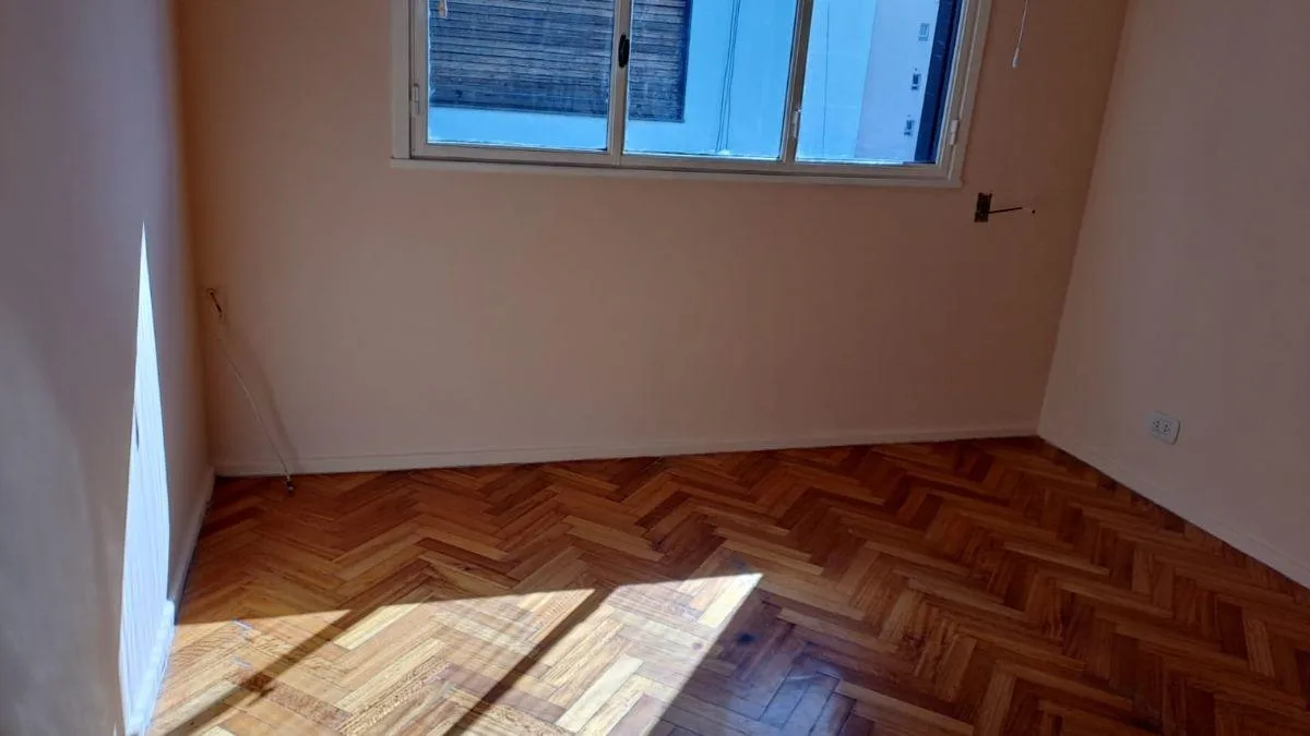 2 Amb Amplios y Luminosos - Pringles y Av Rivadavia