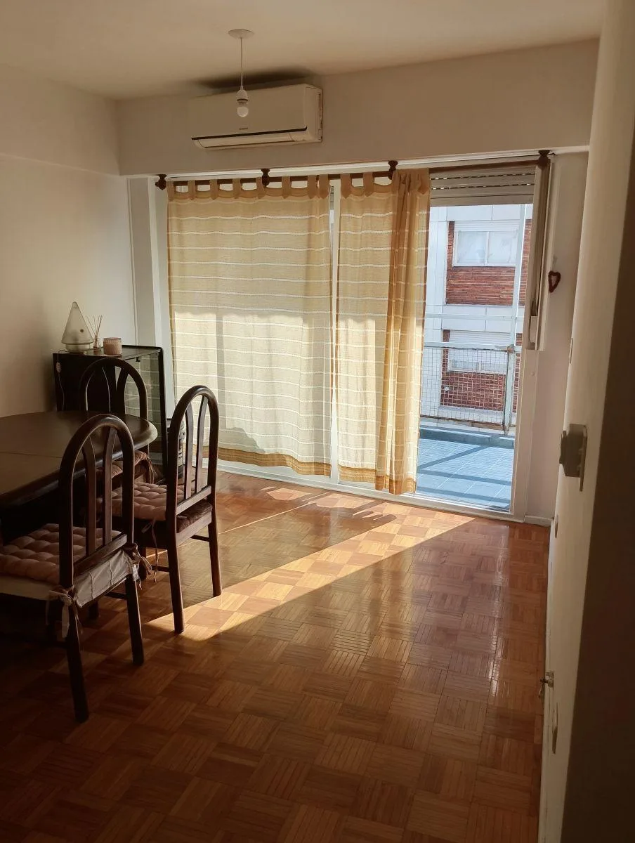 3-room unit with front balcony