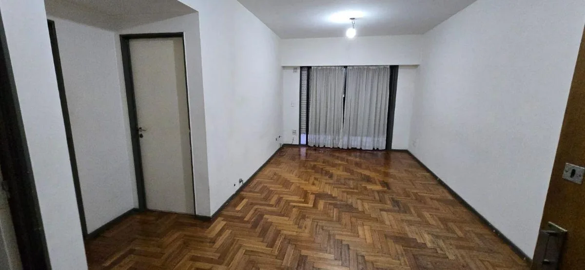 Departamento 2 Amb. Frente con Balcón