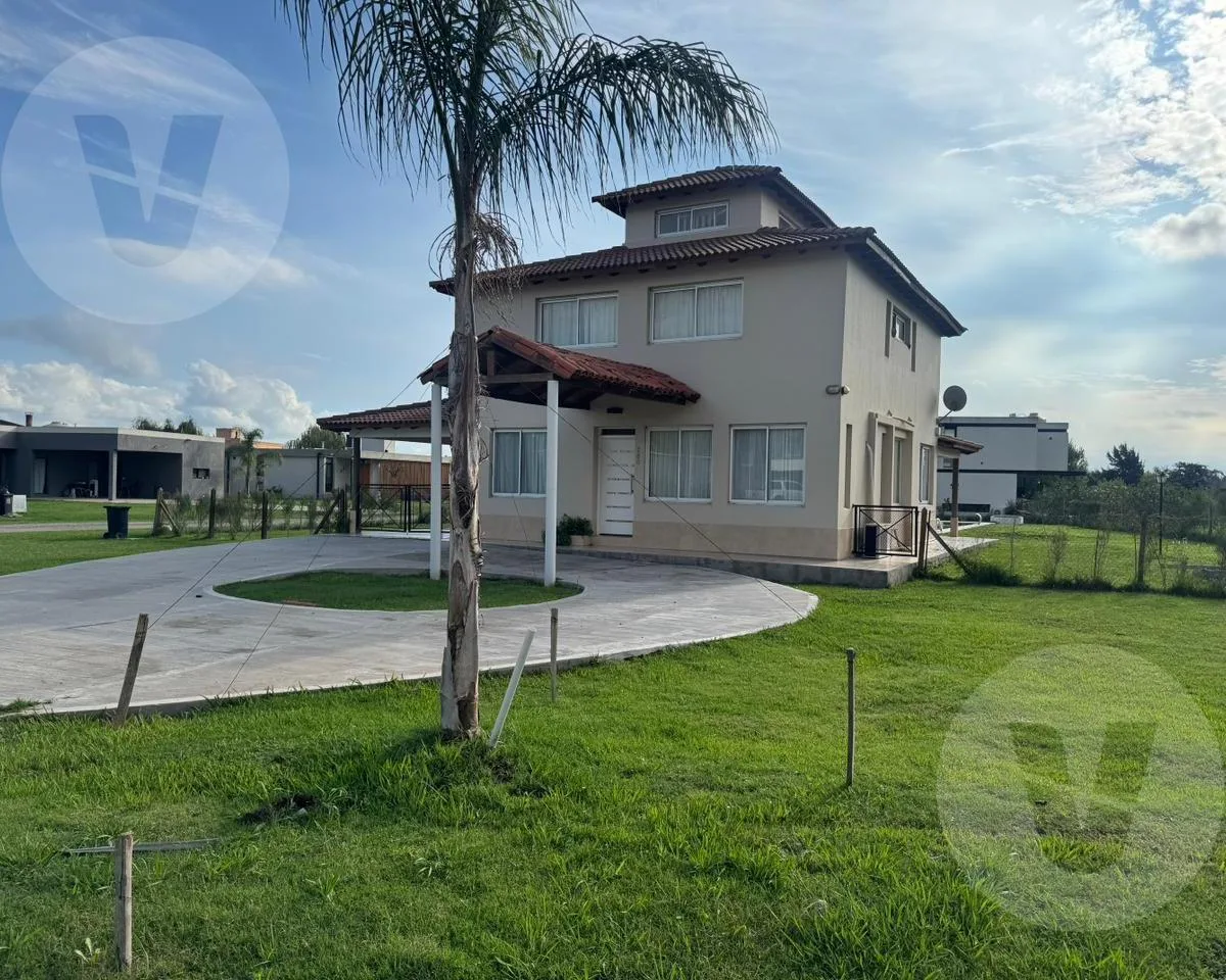 Furnished house with pool