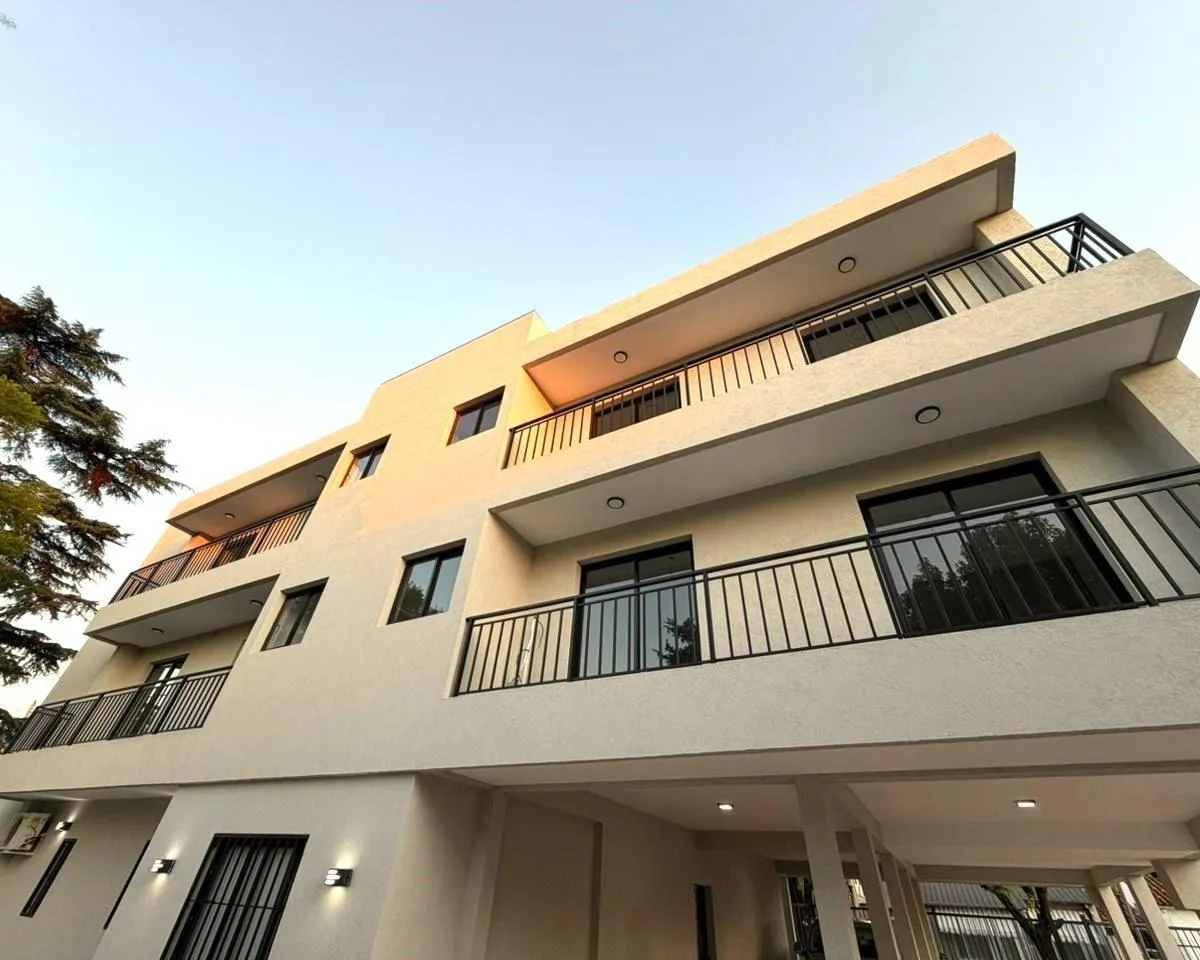Alquiler Departamento 2 Ambientes con Cochera, Balcón y Terraza