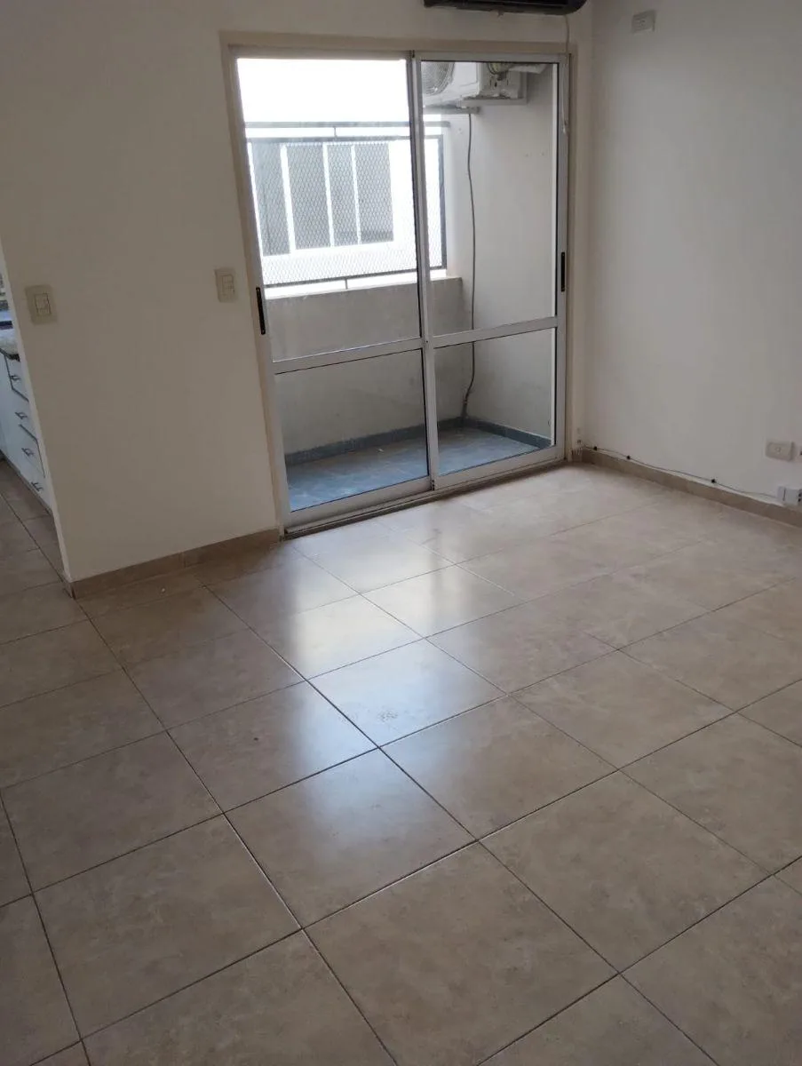 PH 2 Ambientes 1º por Escalera con Cocina Separada y Terraza Propia con Lavadero