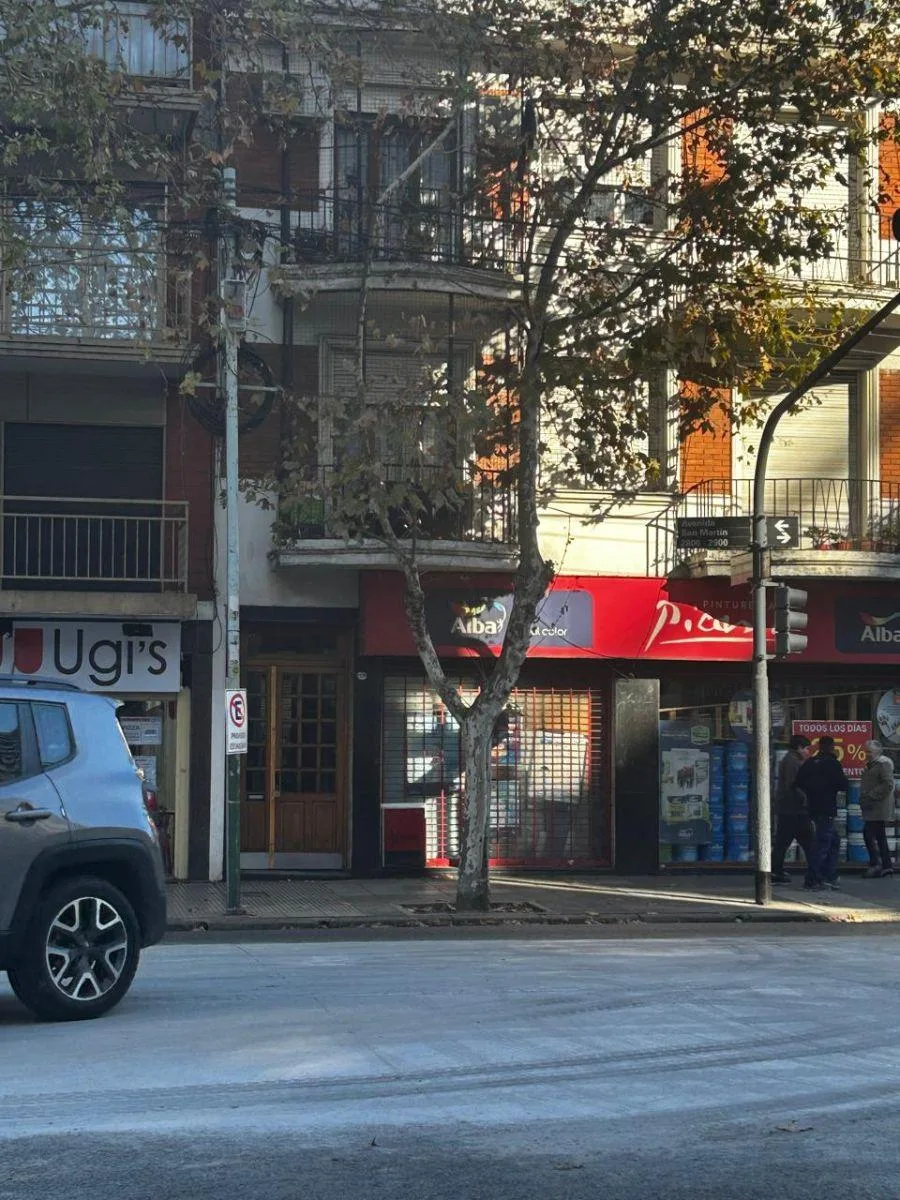 Primer piso con balcón