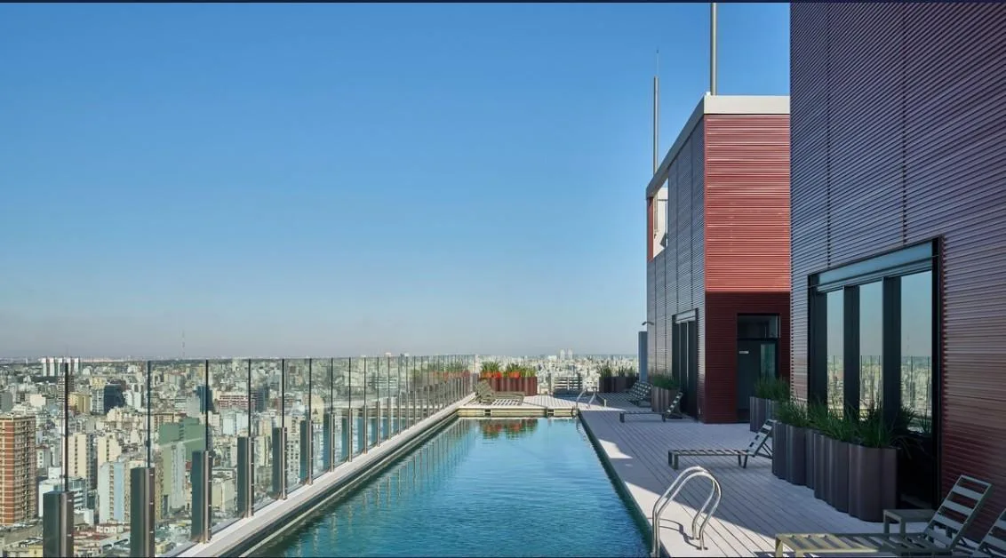 Monoambiente Luminoso en Piso Alto con Vista Abierta - Quartier del Bajo