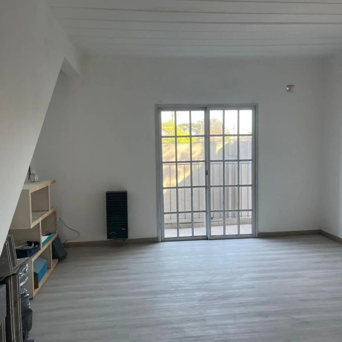 Alquiler. Dos Amb. Esp/ Auto. 1º Piso Ezp. Quilmes