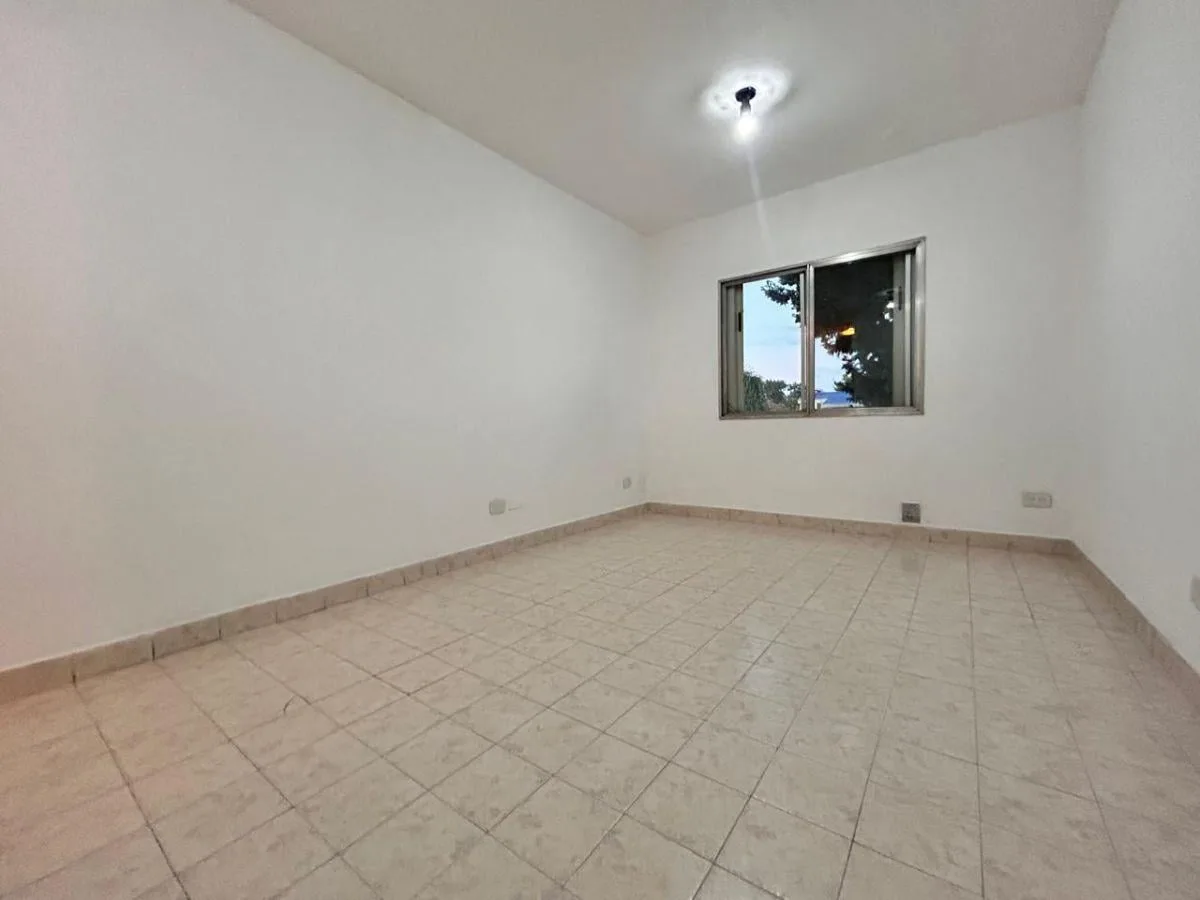 Excelente Departamento Monoambiente de 28 m&sup2;, Excelente Ubicacion / 3er Píso por Escalera