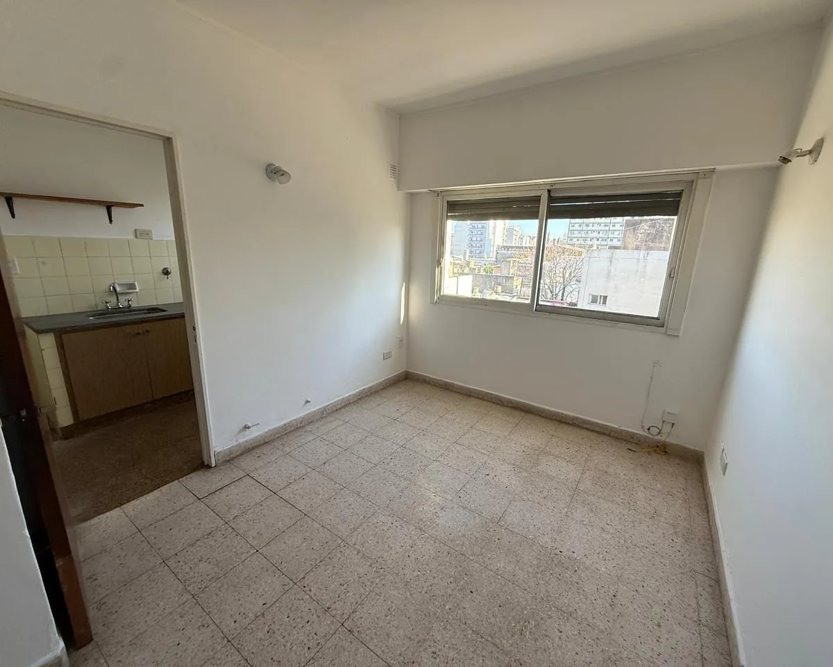 3° piso con balcón y bañera