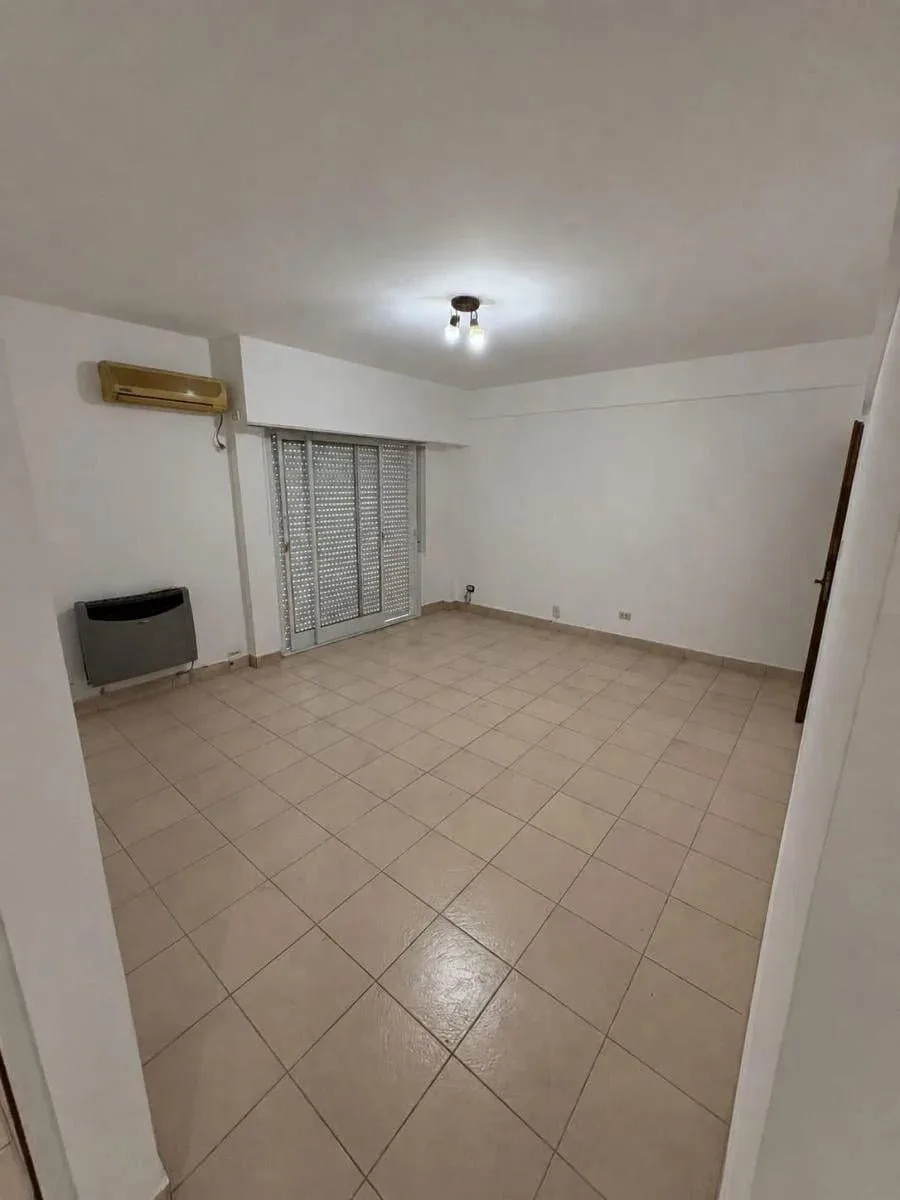 Alquiler Departamento de 3 Ambientes Al Frente con Balcón Terraza – Sin Expensas