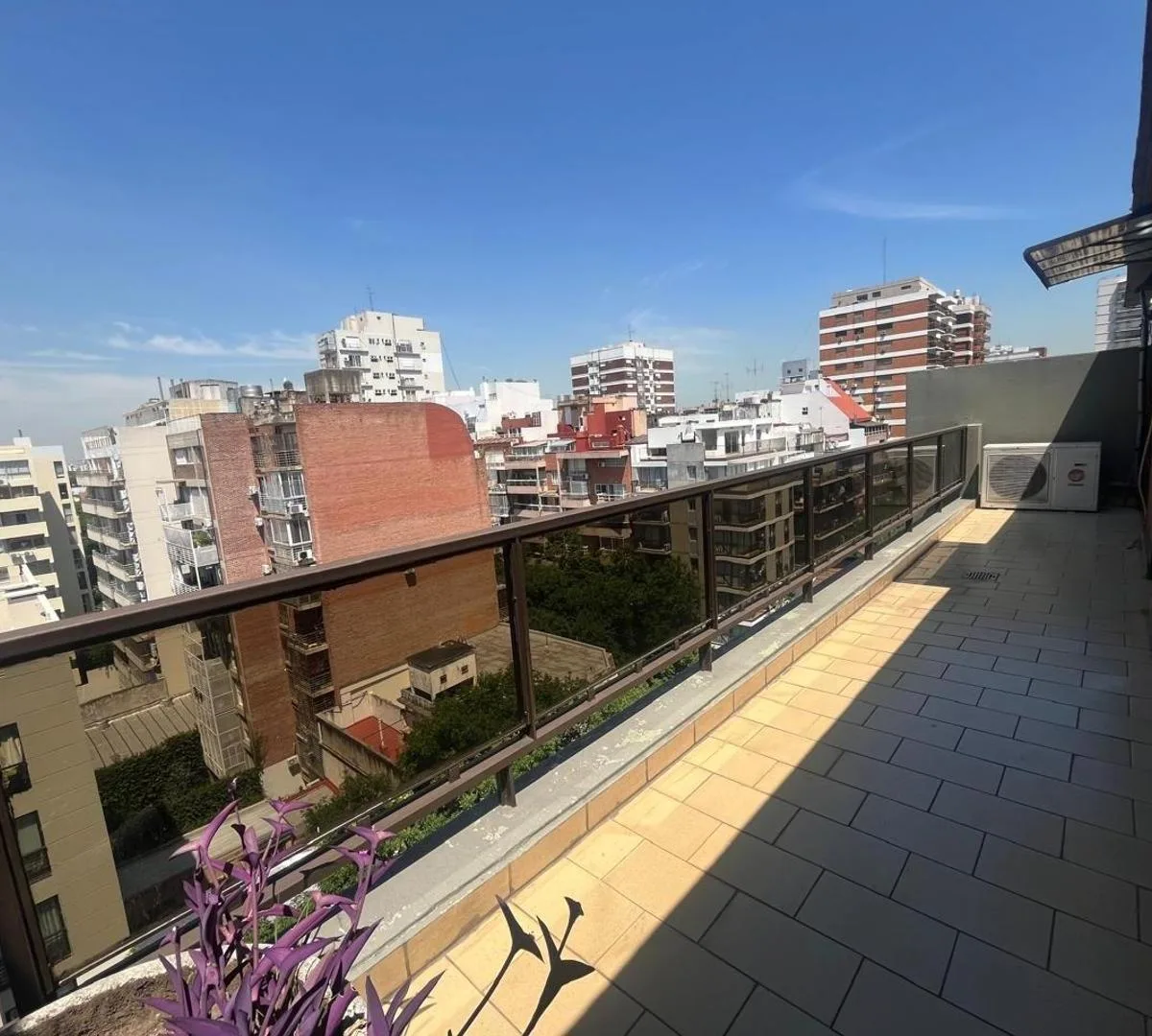 Alquiler. Departamento 5 Amb. Cochera. Amenabar y Zabala