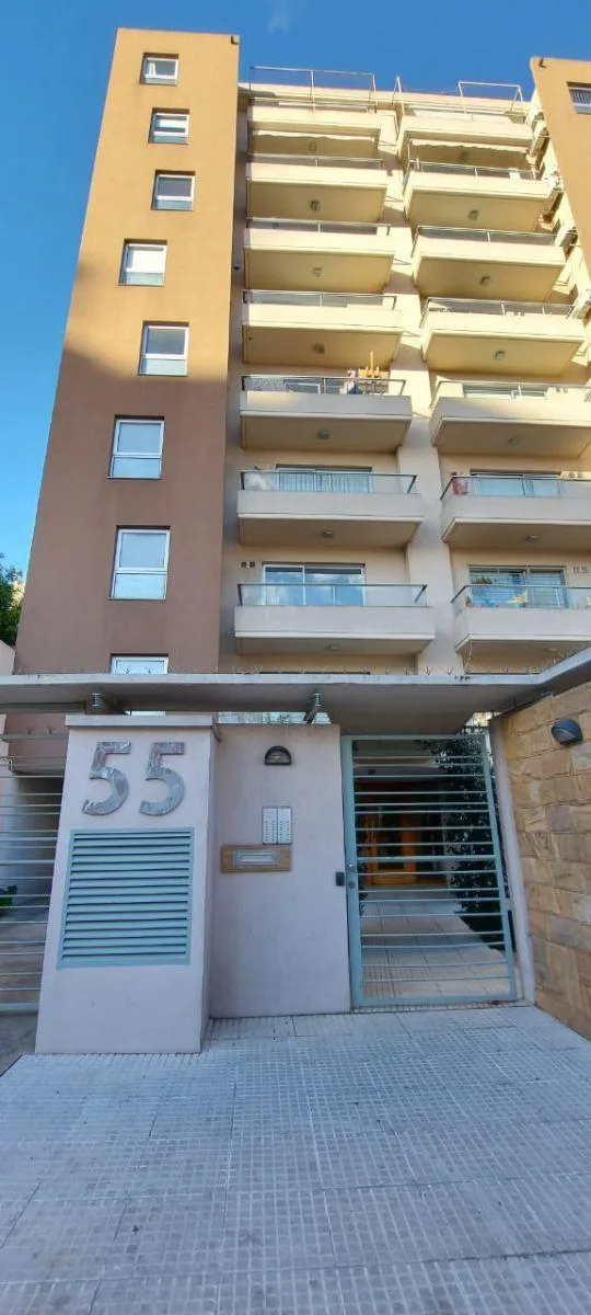Departamento de 2 Ambientes con Cochera - Alquiler - Haedo