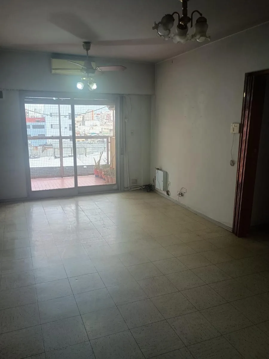 Alquiler 3 Ambientes Flores (Vivienda - Showroom - Depo)
