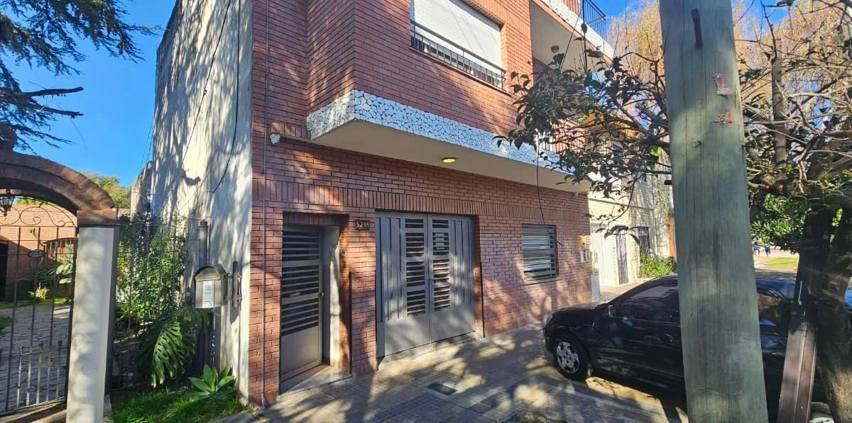 PH Interno de 3 Ambientes en Muy Buena Ubicación en Remedios de Escalada