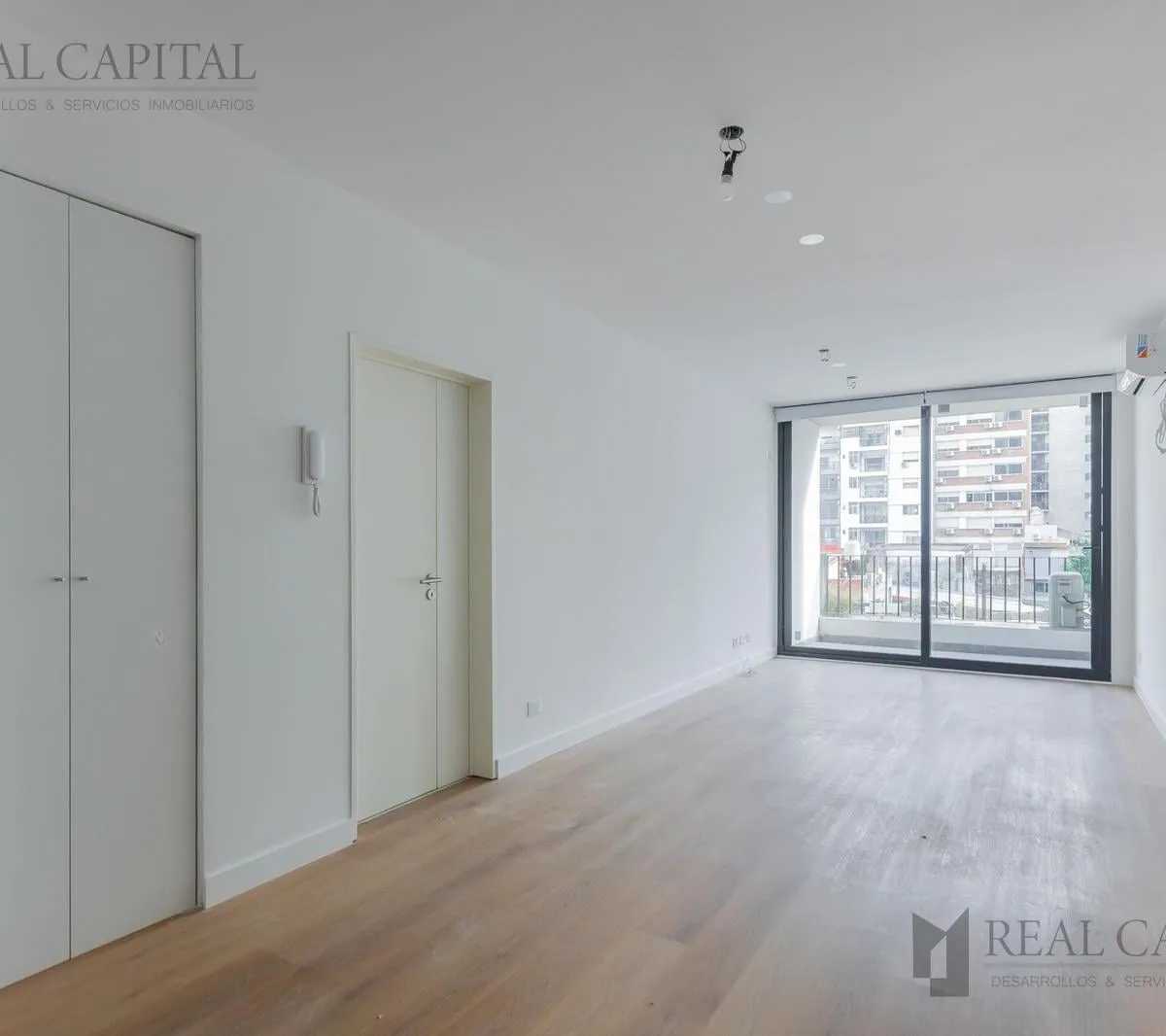 Studio with balcony and amenities