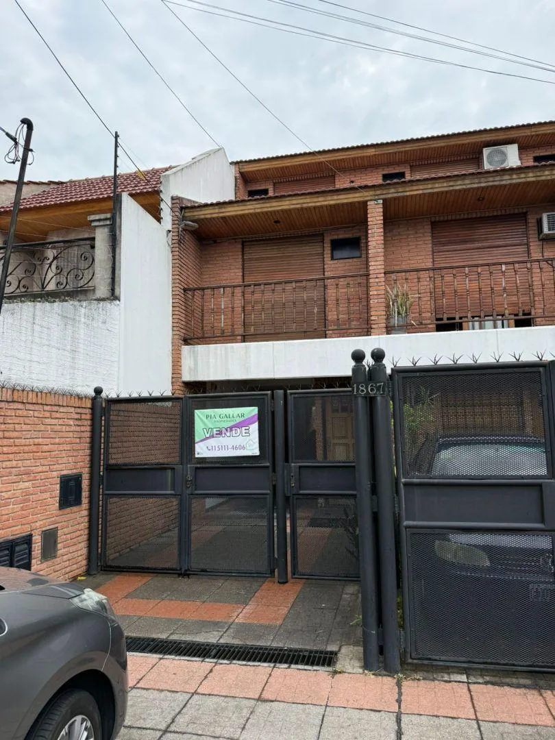 Duplex 2 dormitorios, balcón