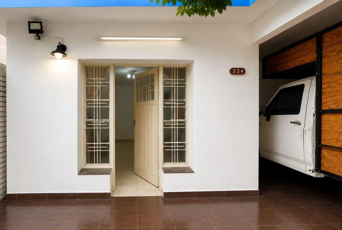 3-room house with warehouse
