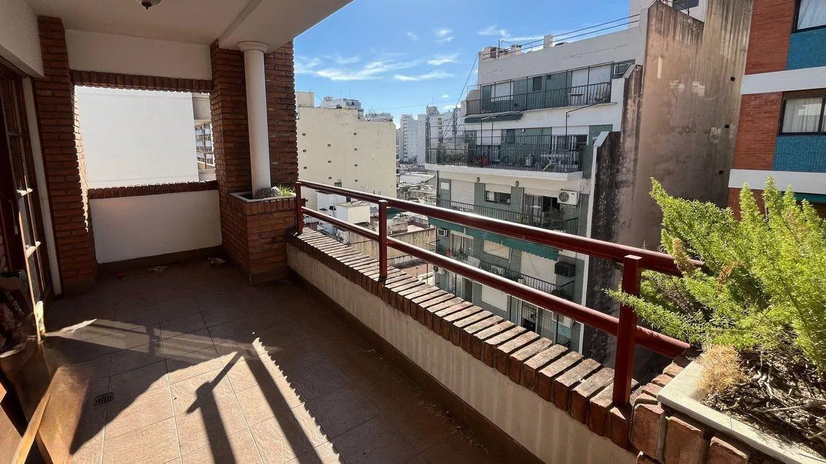 Departamento 3 Ambientes C/balcon + Cochera - Todo Luz