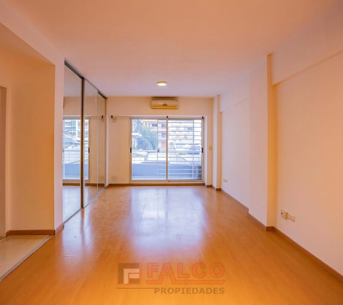 Av Rivadavia 6100 - Monoambiente con Balcón Al Contrafrente - Edificio con Amenities