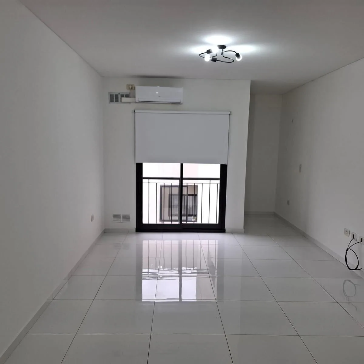 Departamento 2 Amb. Amplios con Balcon en Alquiler Villa Luzuriaga