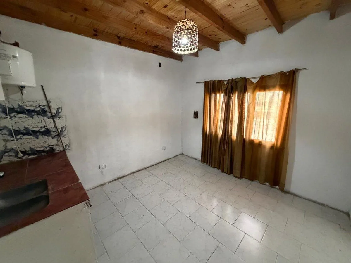Alquiler PH 3 Amb con Cochera y Patio - Castelar