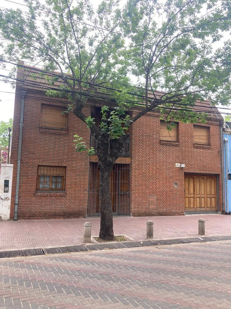 Two-story house, 2 bedrooms