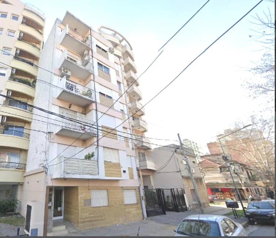 Dpto de 3 Amb. C/ 2 Patios. Ministro Brin Al 3200 a 5 Cuadras de La Estación