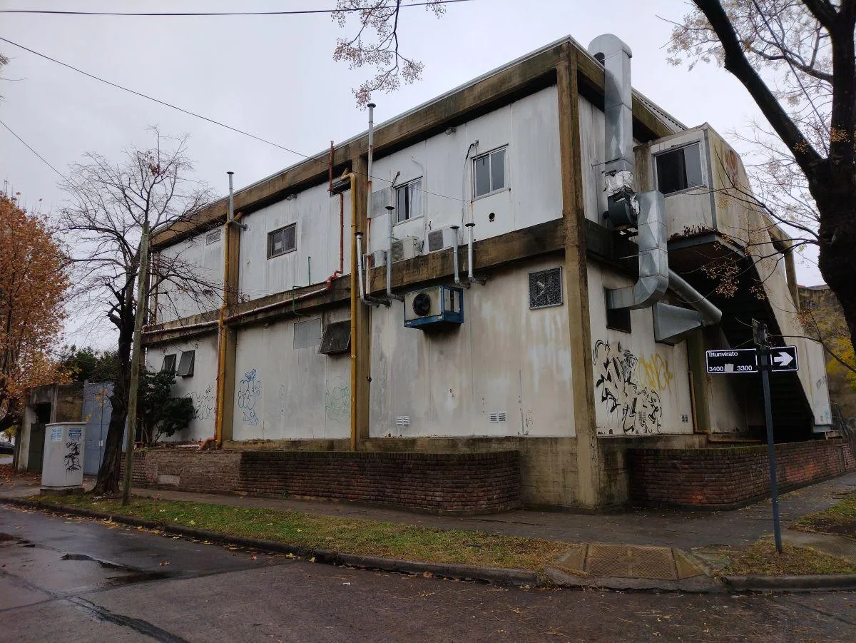 Industrial 700 m², 2 plantas