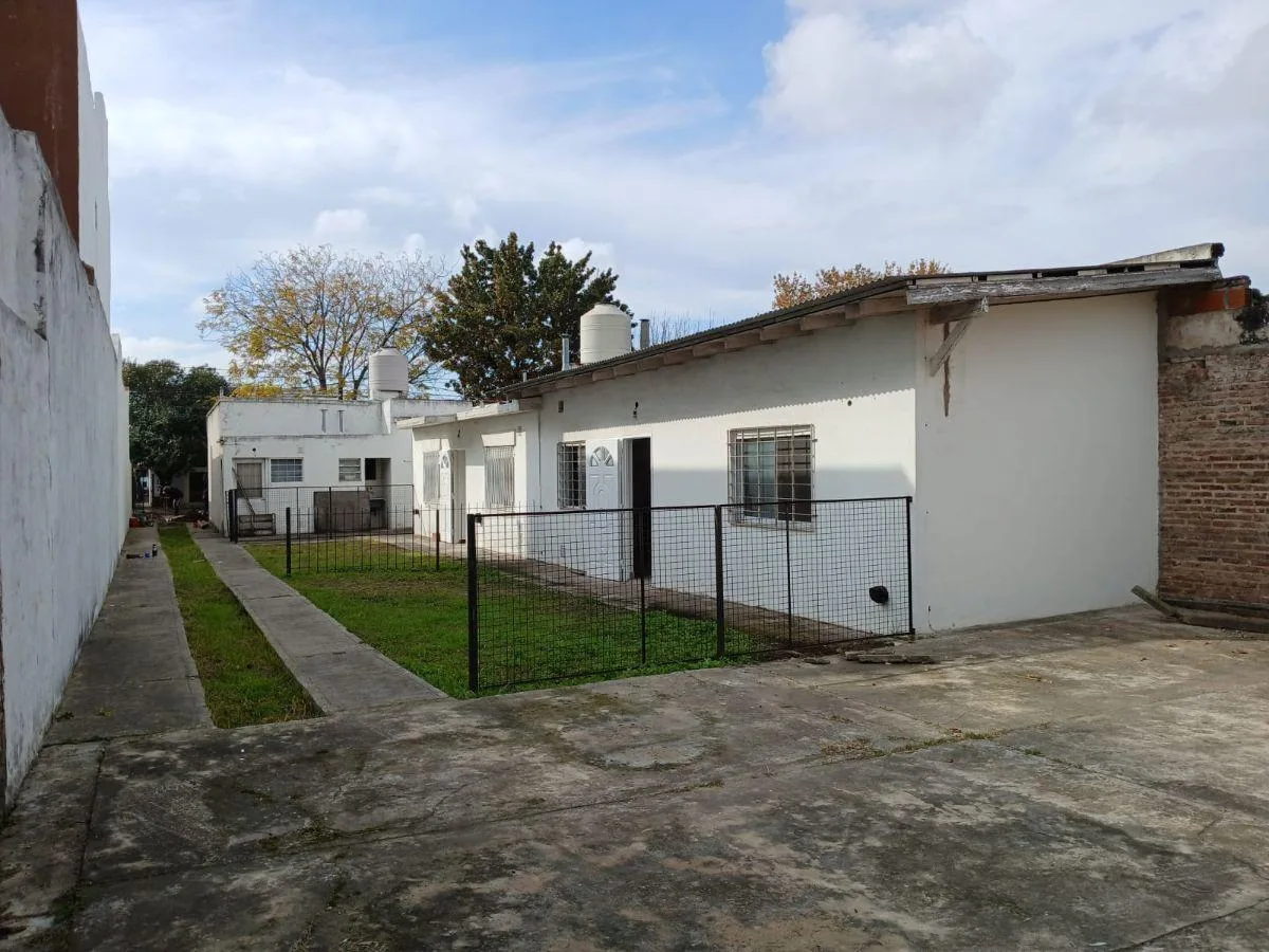 Térreo com pátio e vaga