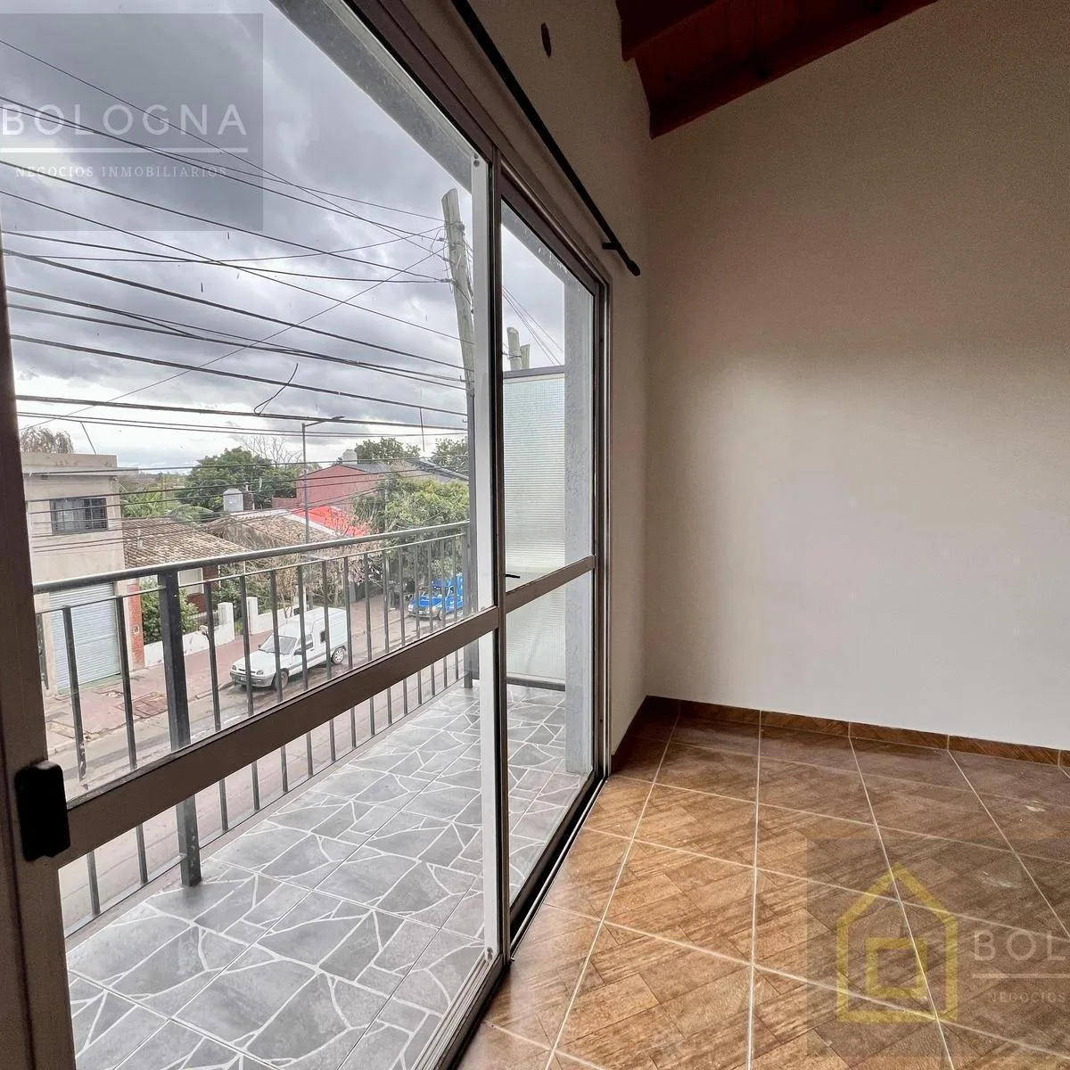 Departamento con balcón en Tigre