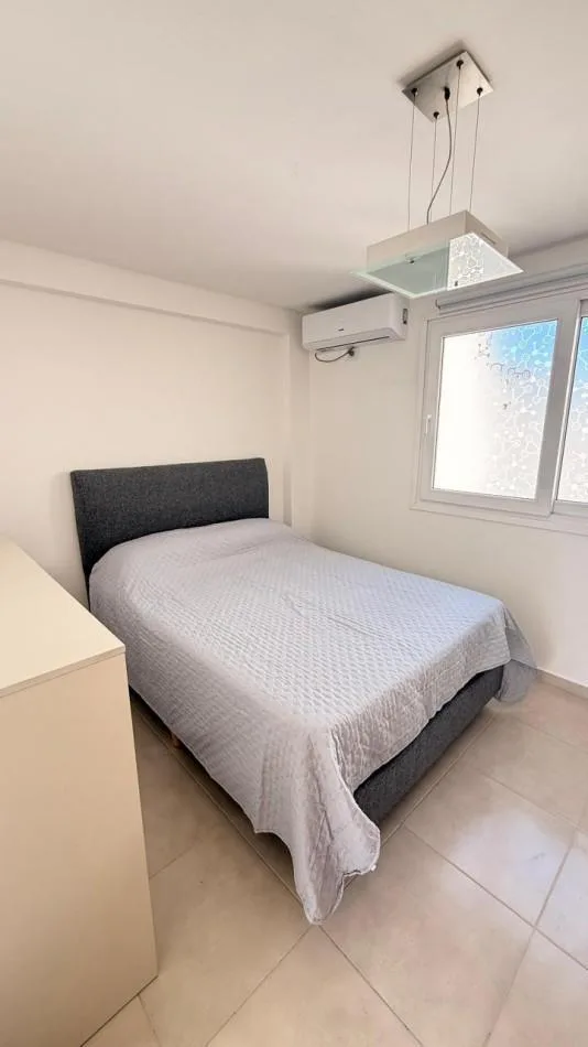 Monoambiente amoblado con balcón terraza