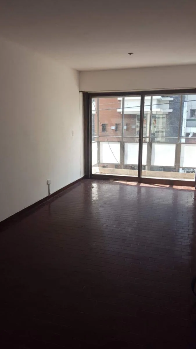 Alquiler Departamento de 3 Ambientes en Las Lomitas