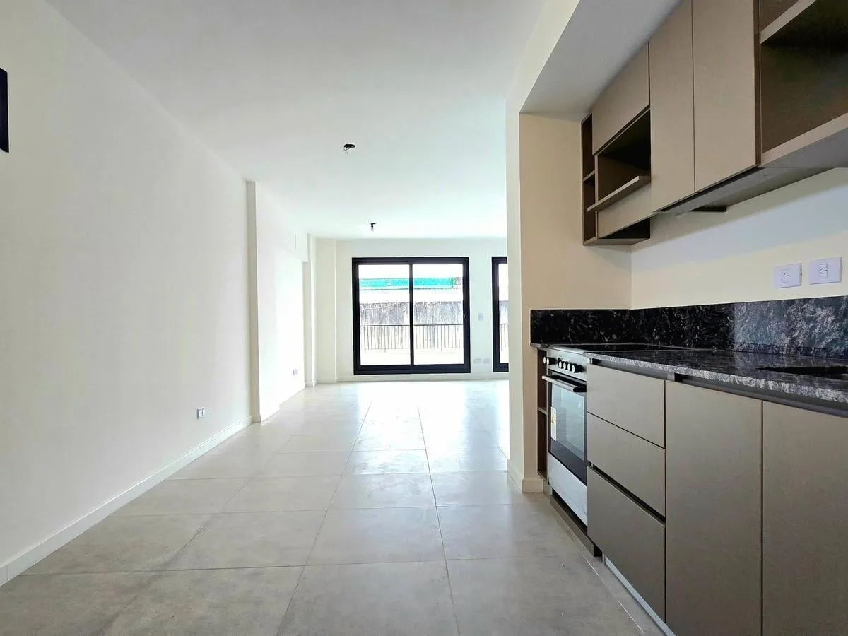 Alquiler • Villa Gral. Mitre • Monoambiente Divisible