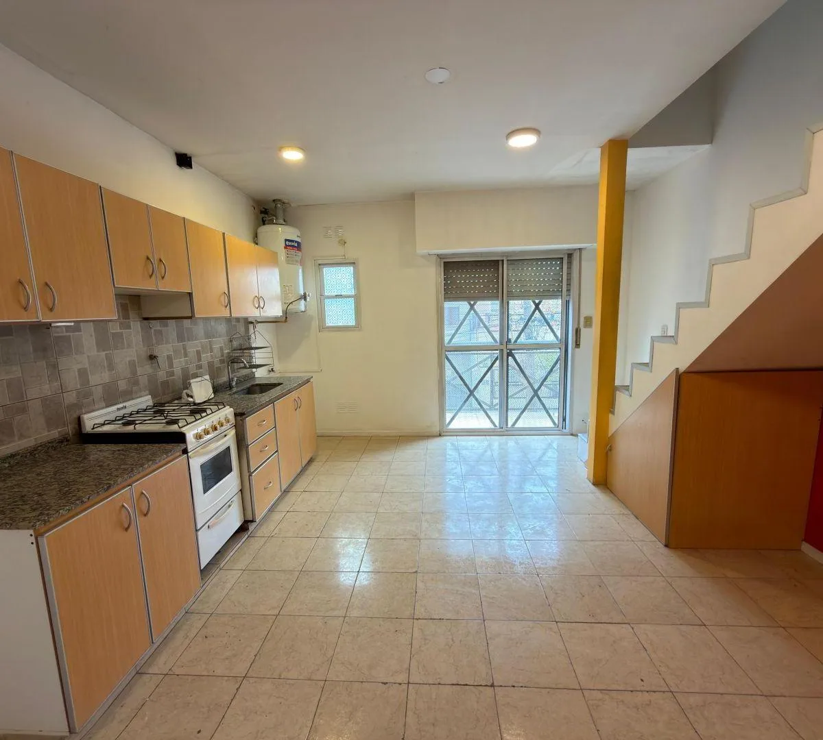 Departamento 4 Ambientes. | Lisandro Medina Al 2000