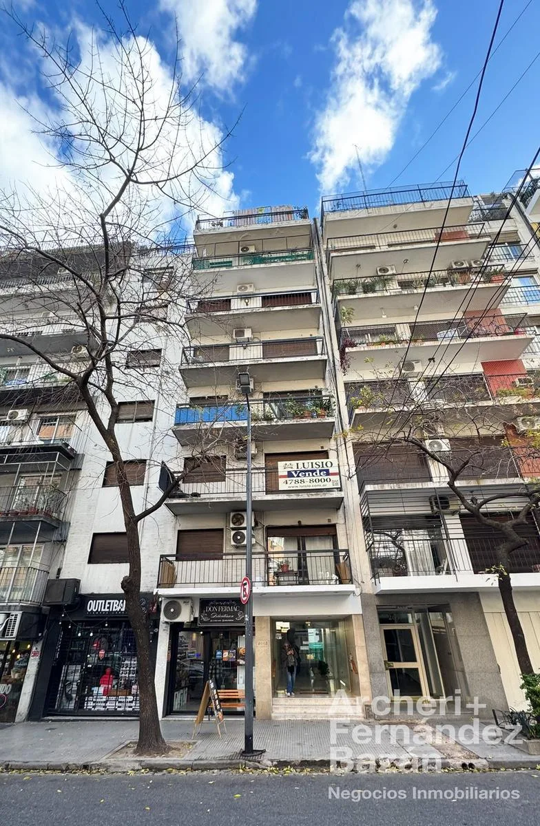 30 m² studio, French balcony