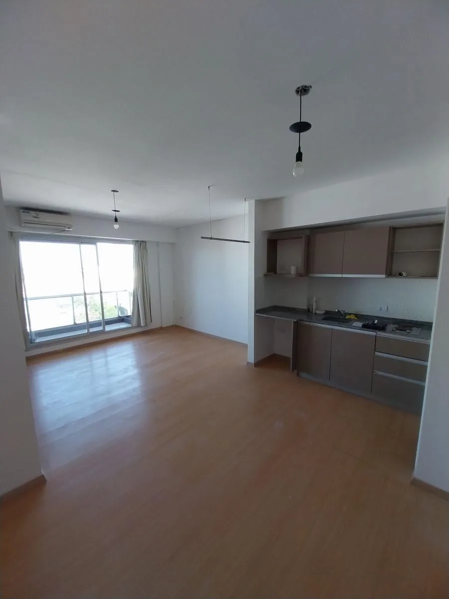 Excelente Monoambiente 8 Piso Al Frente. Muy Luminoso