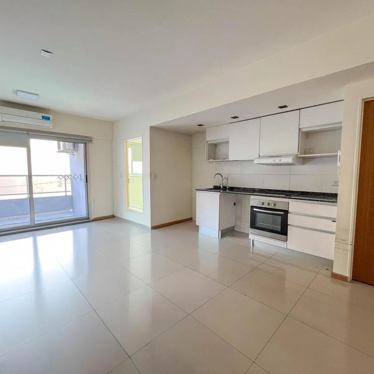 Departamento de 2 Ambientes con Balcón en Flores - Av Directorio