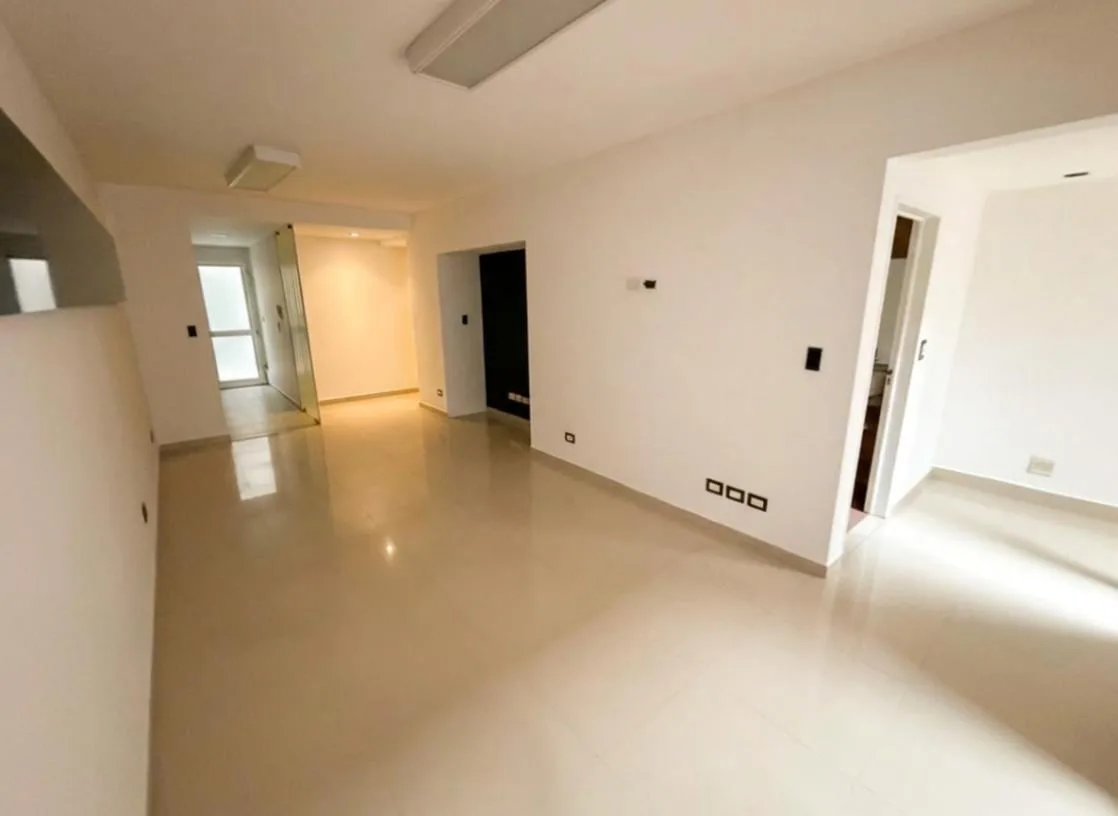 3 rooms, 2 patios and parking