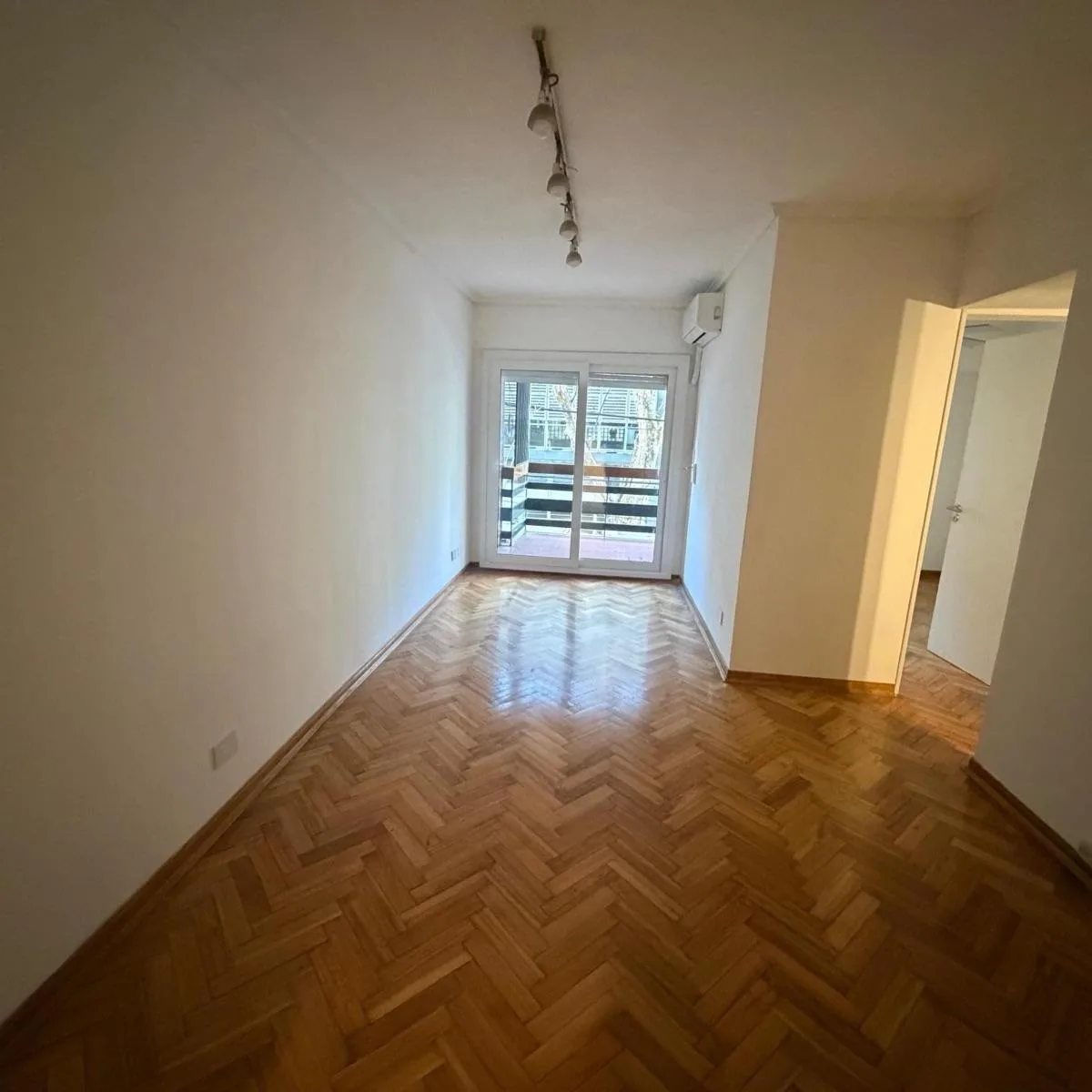 Recoleta 2-room apartment with balcony