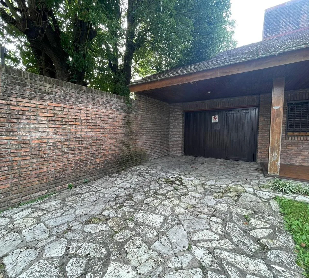 PH with garden and grill