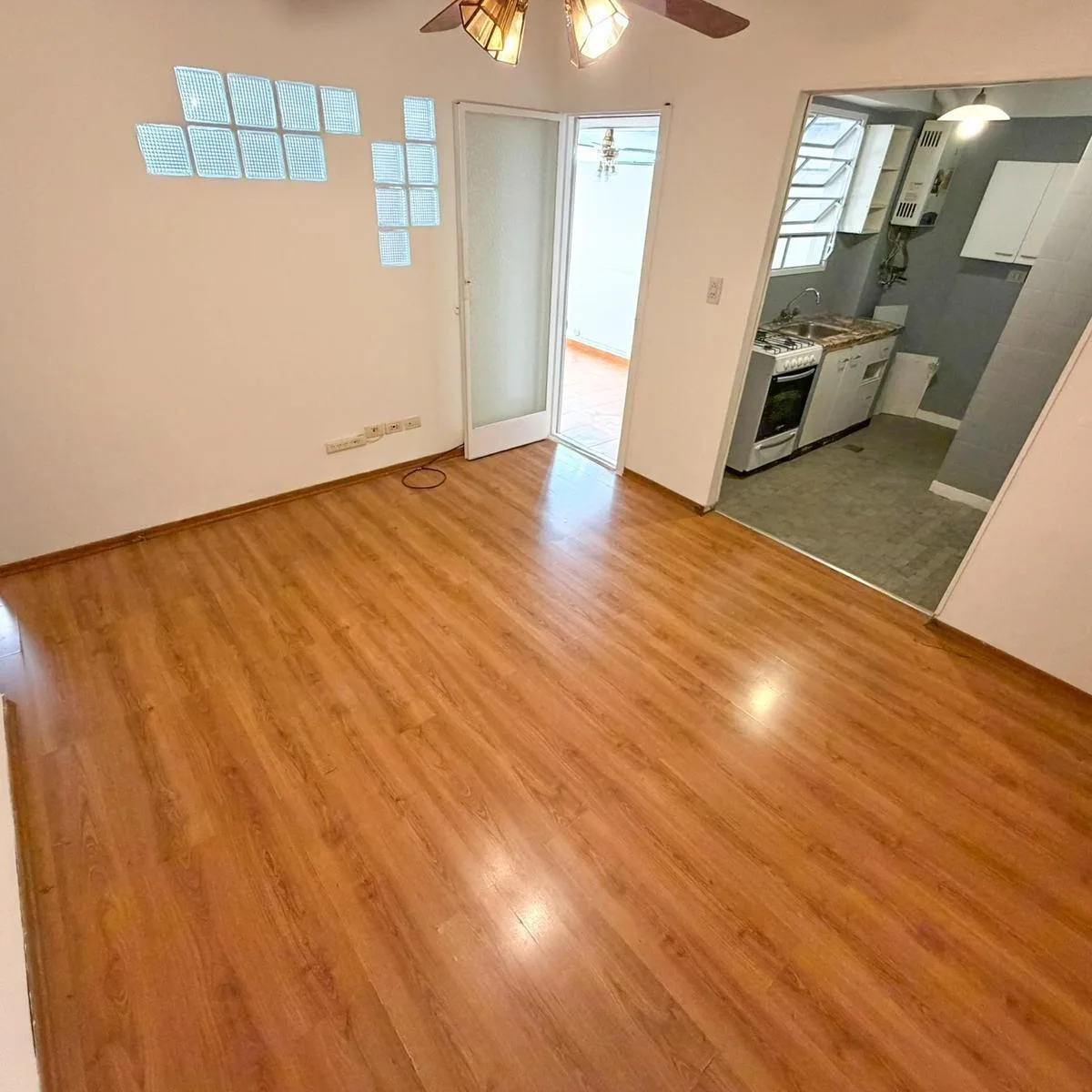 Departamento en Alquiler de 3 Ambientes en Monte Castro