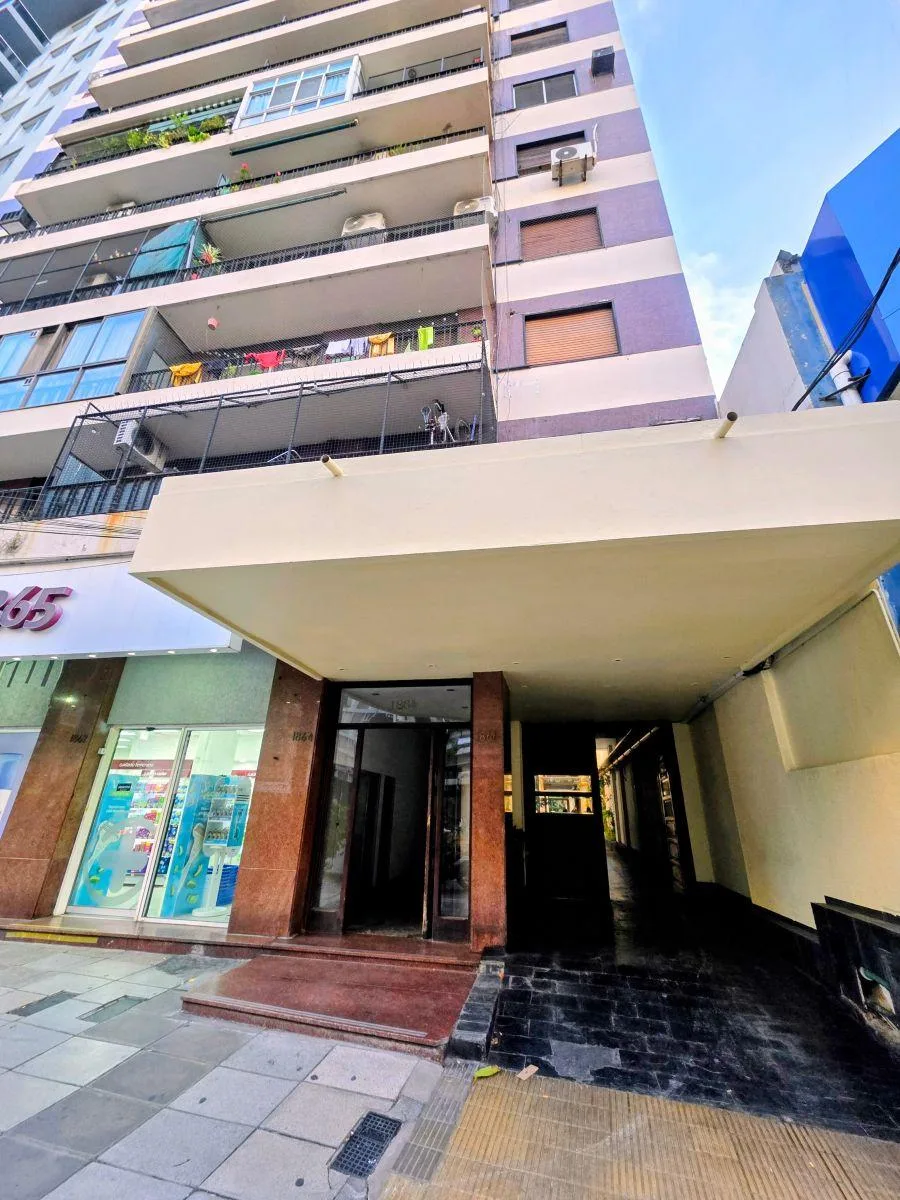 En Alquiler Departamento 2 Ambientes con Balcón | Piso Alto | Excelente Ubicación Sobre Av Maipú