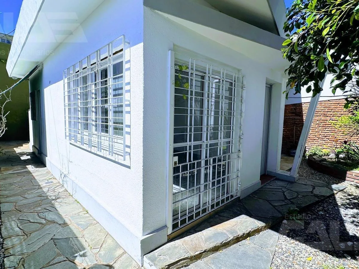 Alquiler PH 3 Amb. en Castelar Norte con Patio, Terraza y Lavadero a 5 Cuadras de La Estación